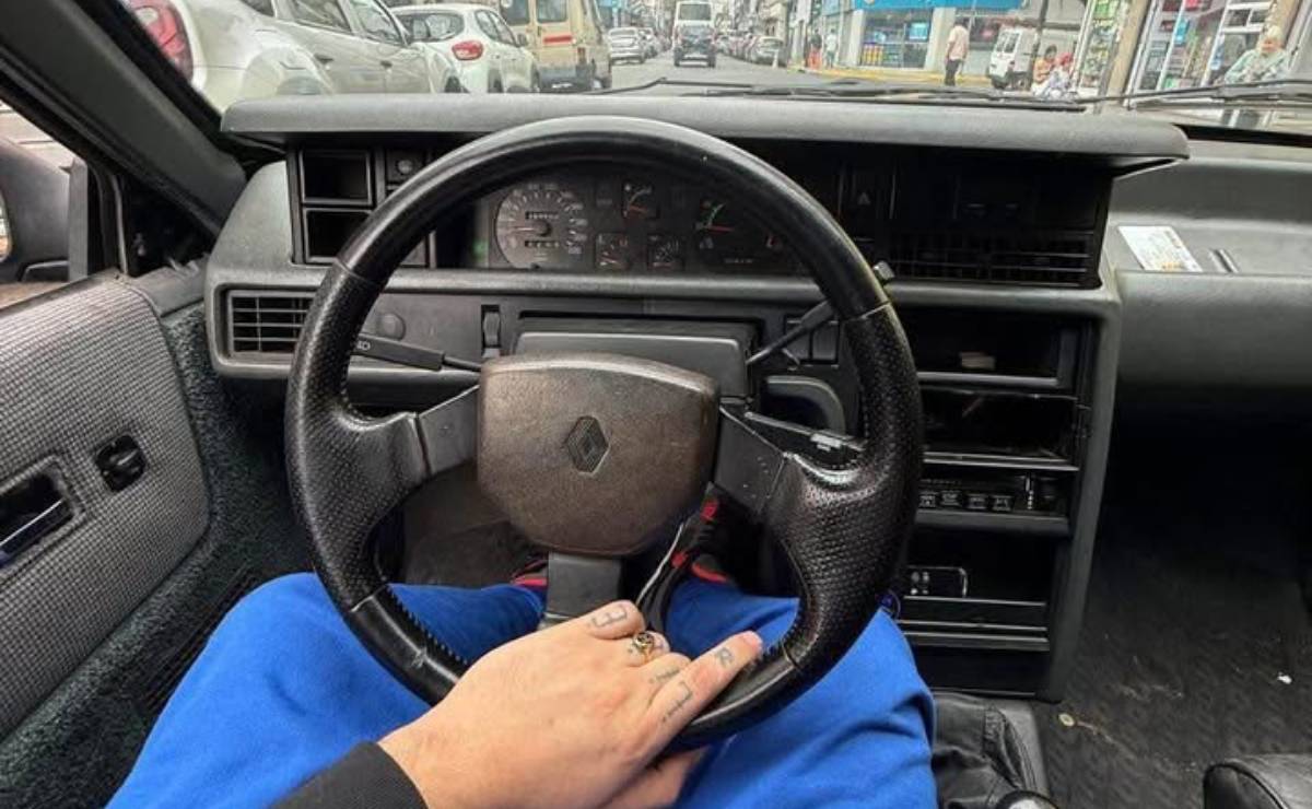 Renault Fuego 1992 interior