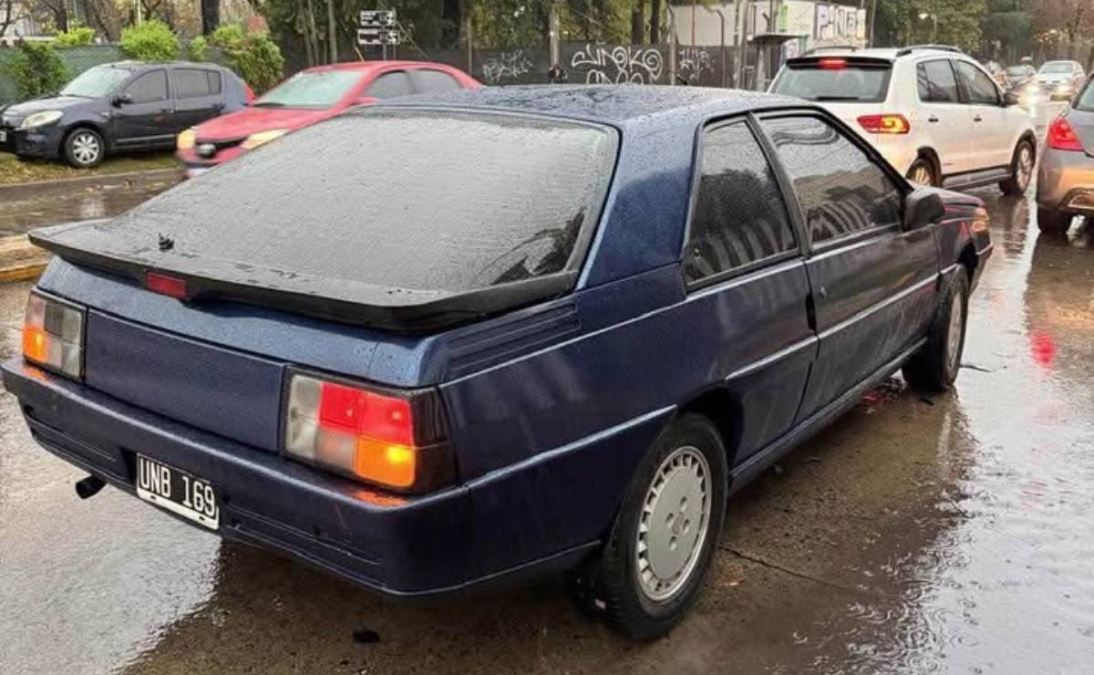 Renault Fuego 1992 trasera