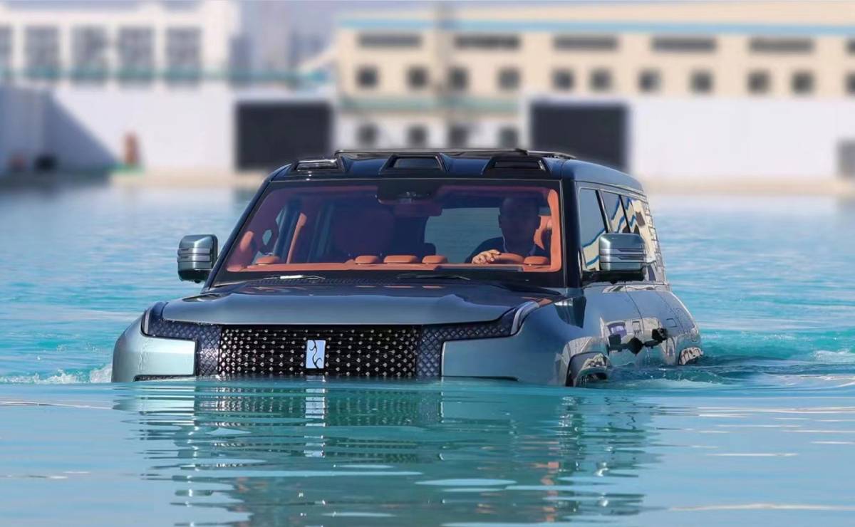 SUV Yangwang U8L agua