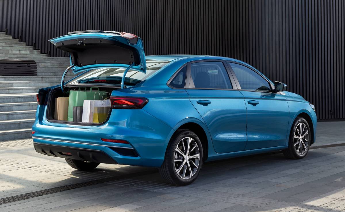 Sedan Geely Emgrand trasera