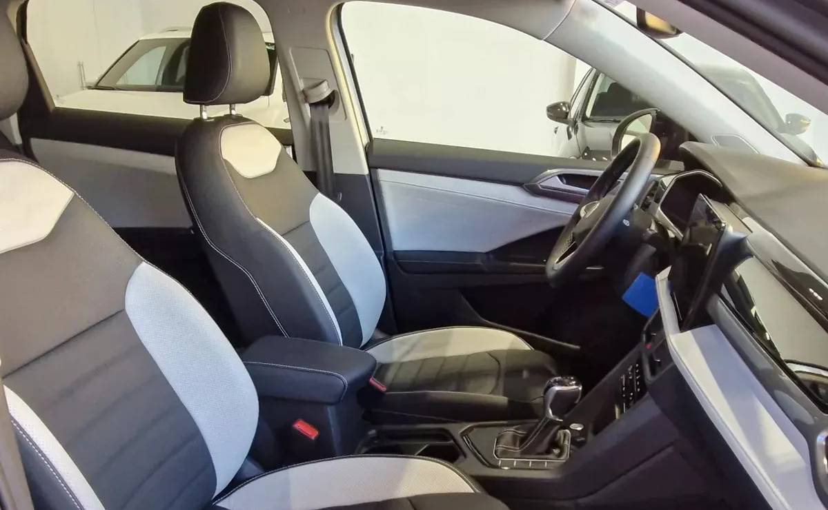 Volkswagen Taos 2025 asientos