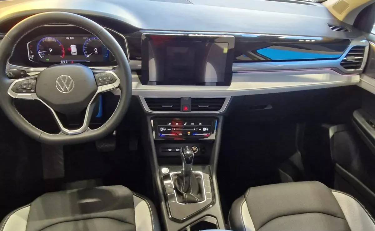 Volkswagen Taos 2025 interior 2