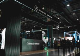 Mercedes-Benz Exhibición La Rural