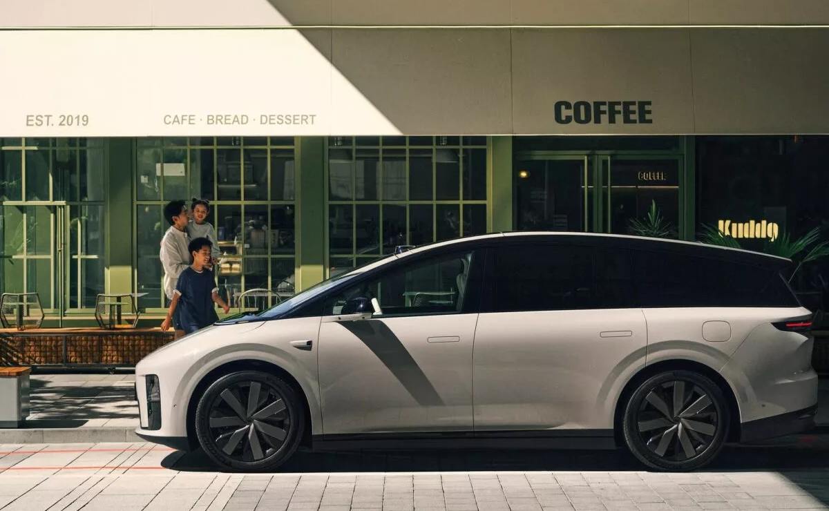 minivan Li Auto i8