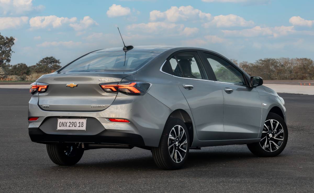 Chevrolet Onix Plus trasera