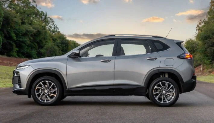 Tracker, 2008 o Nivus ¿qué SUV del segmento B comprar? 1 Chevrolet Tracker perfil