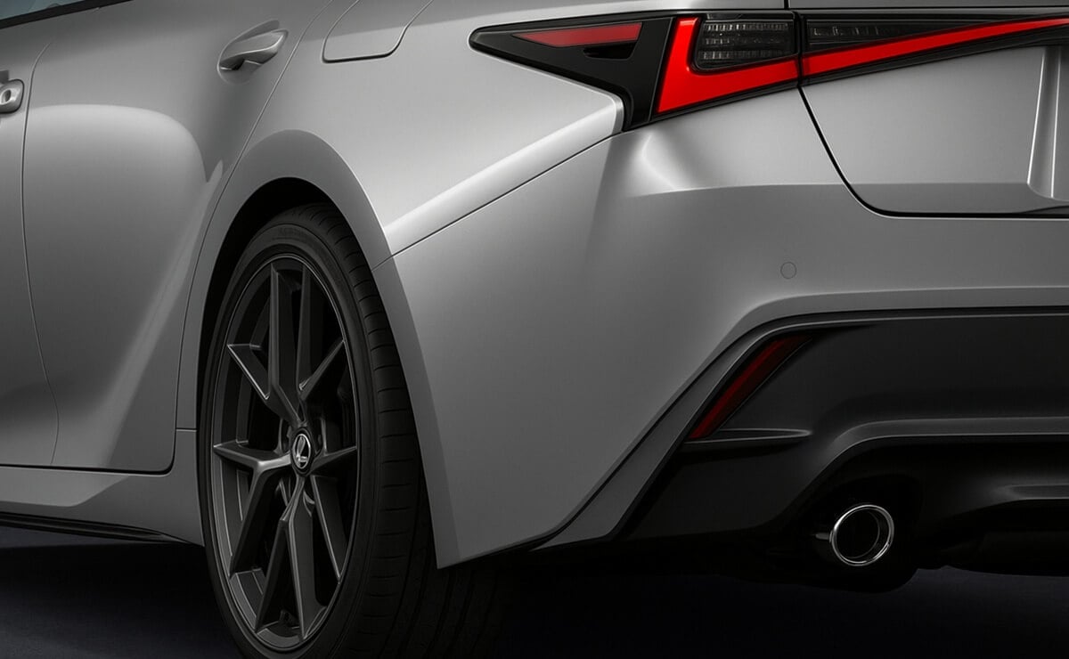 IS 2026, la renovación del sedán de Lexus