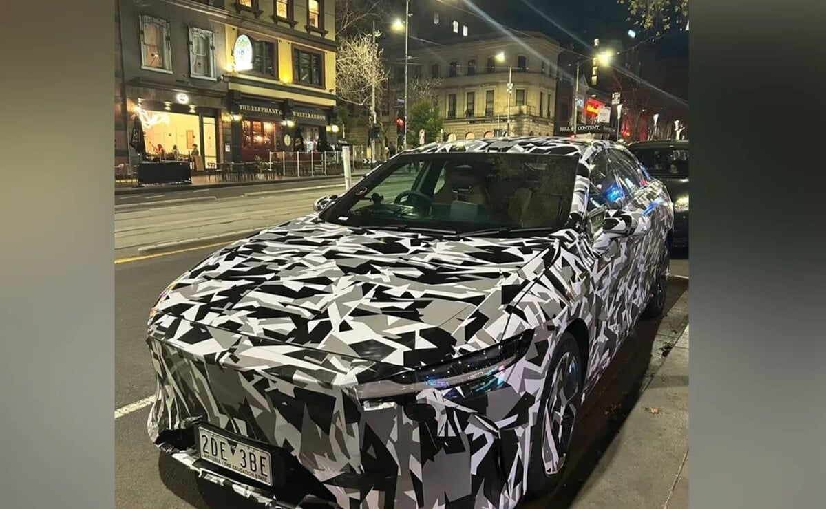 Mazda 6e camuflado