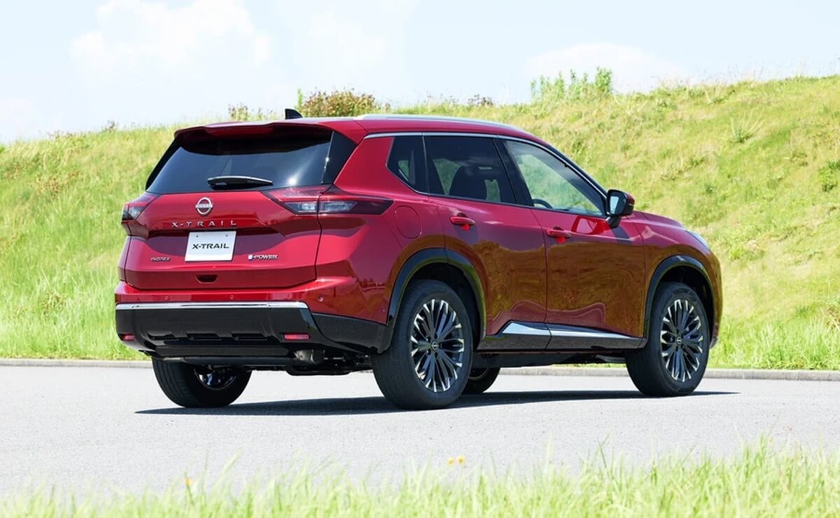 Nissan X Trail MY2026 perfil