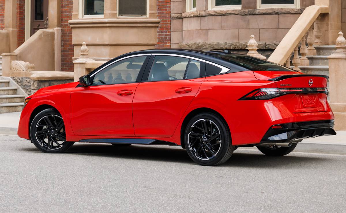 Nuevo Nissan Sentra trasera
