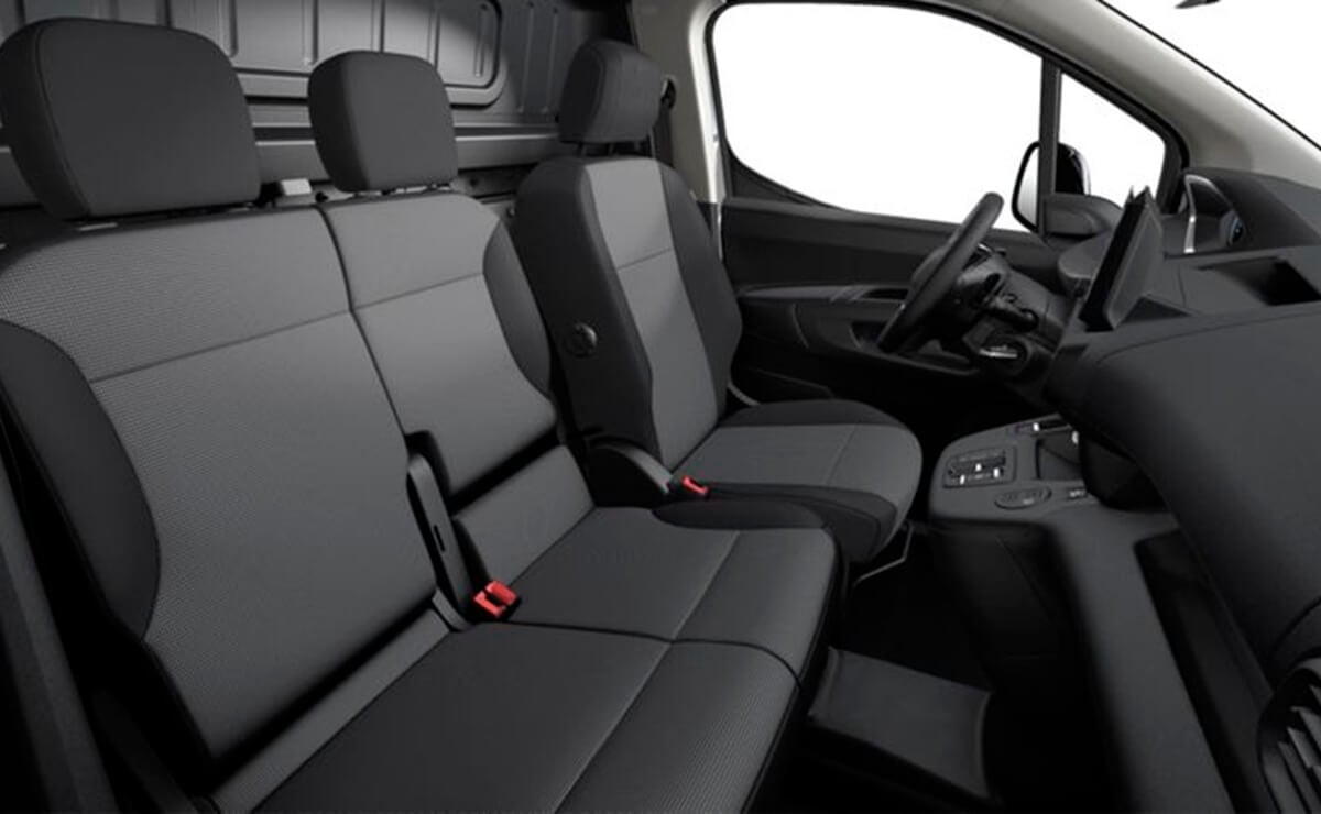 Peugeot Partner Pro Skill interior