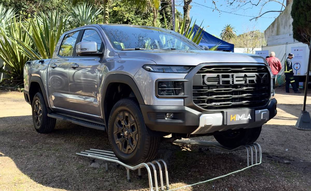 Pick up Chert Himla frente