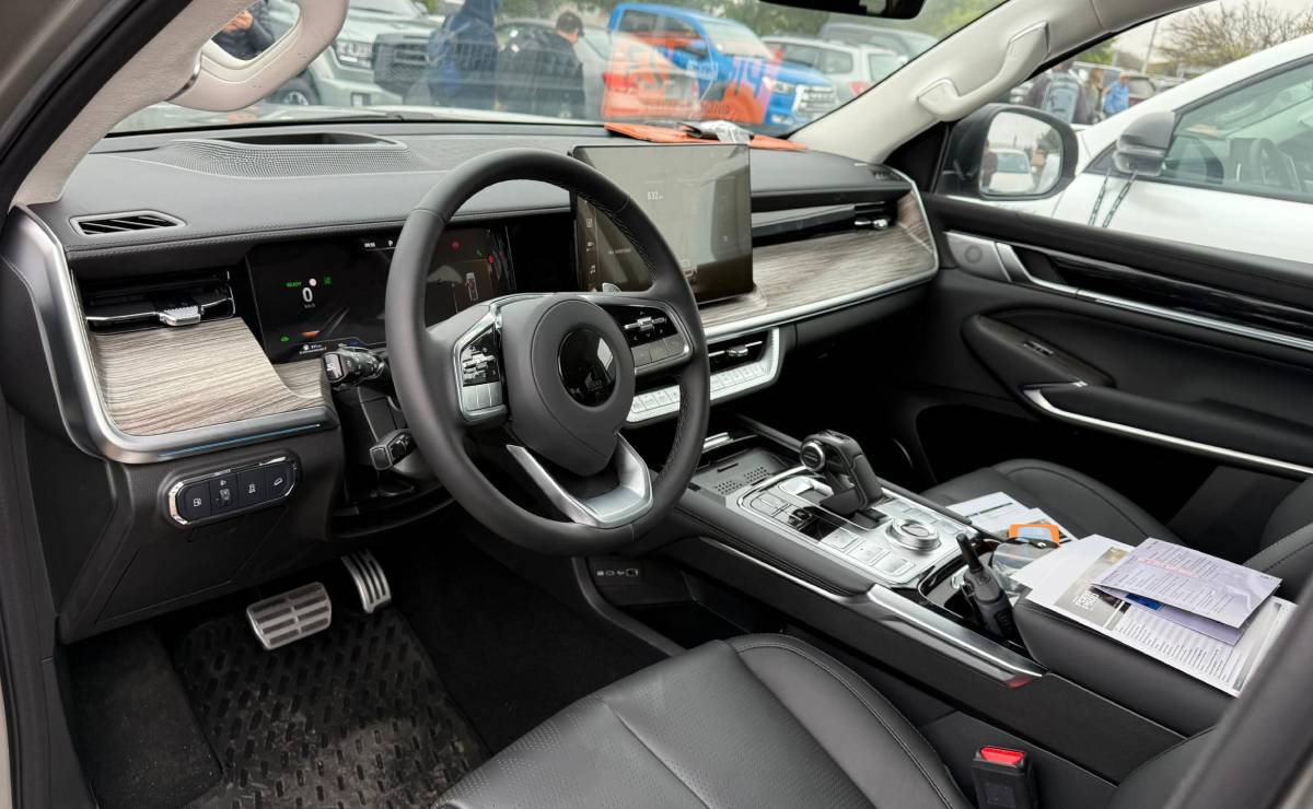 Pick up GWM POER 500 PHEV interior