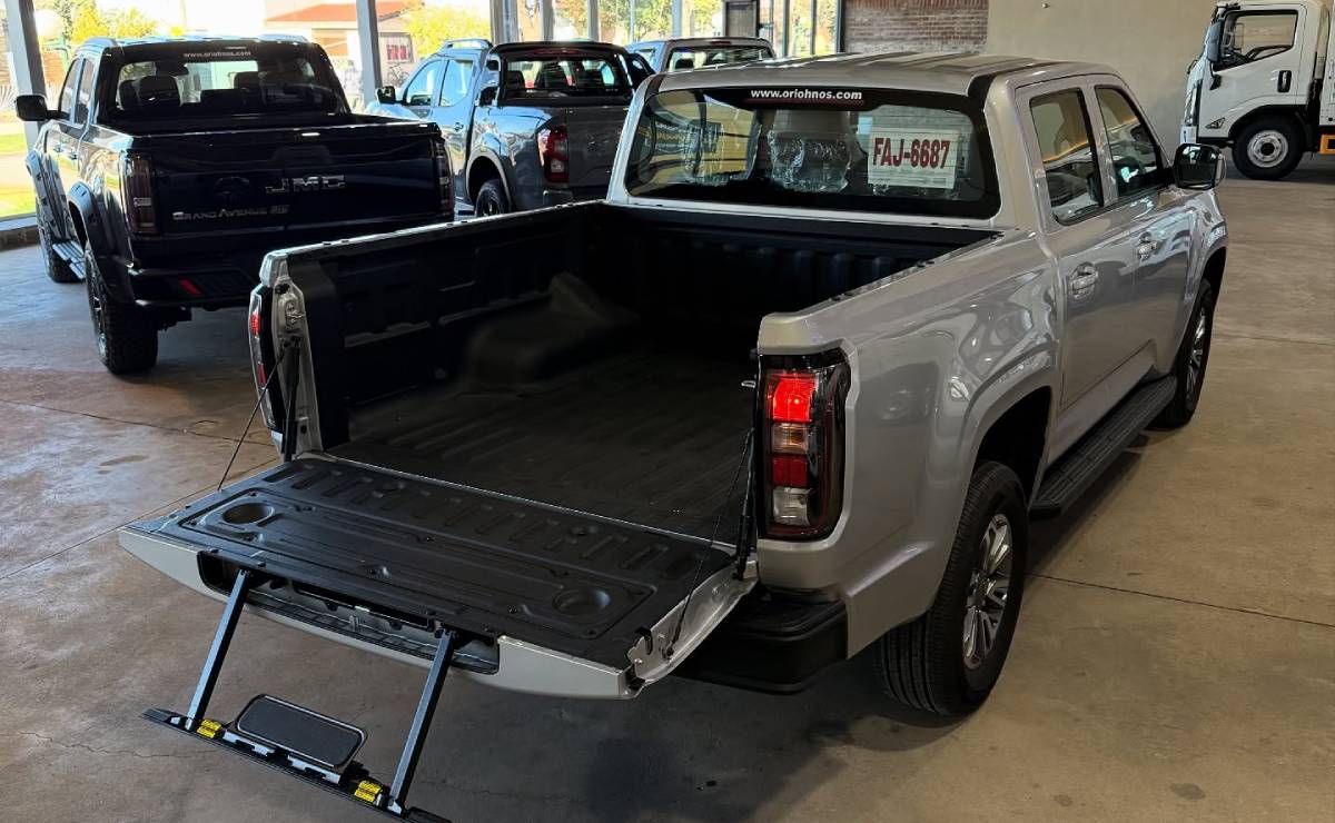 Pick up JMC Grand Avenue caja