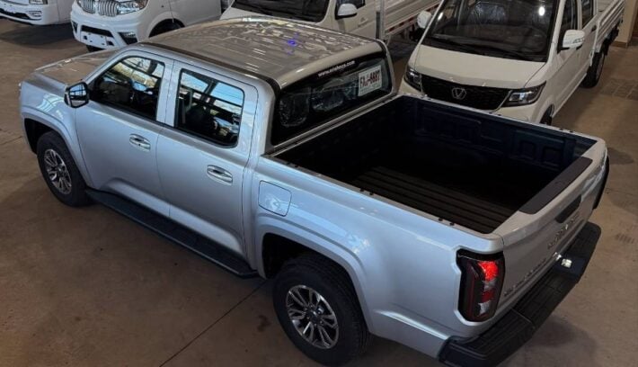 Pick up JMC Grand Avenue trasera 1