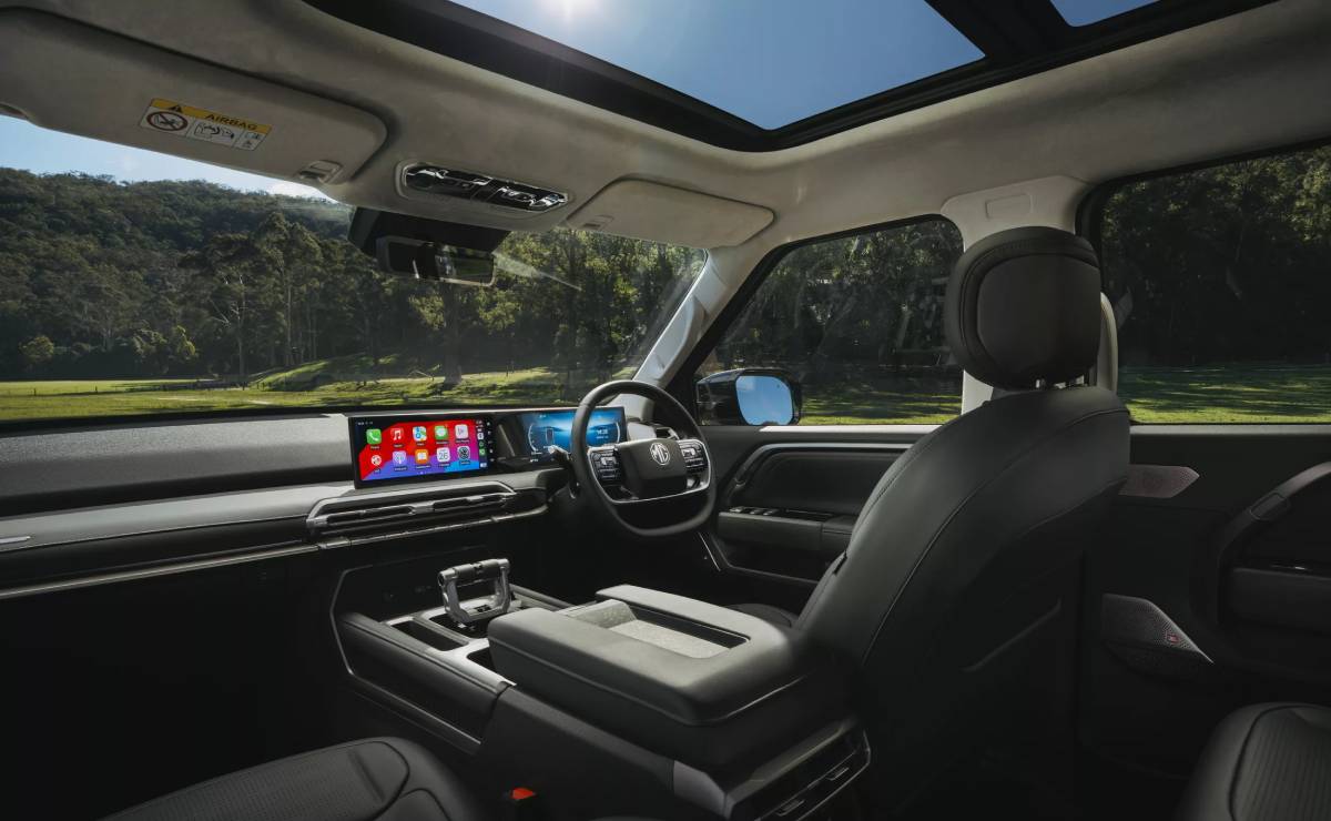 Pick up MGU9 interior