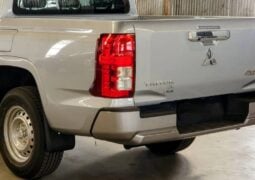 Pick up Mitsubishi Triton GL teaser