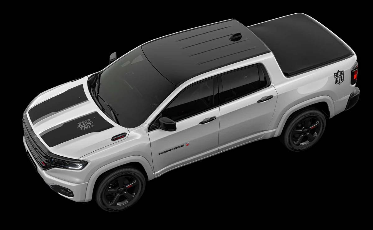 RAM Rampage R T NFL Edition techo