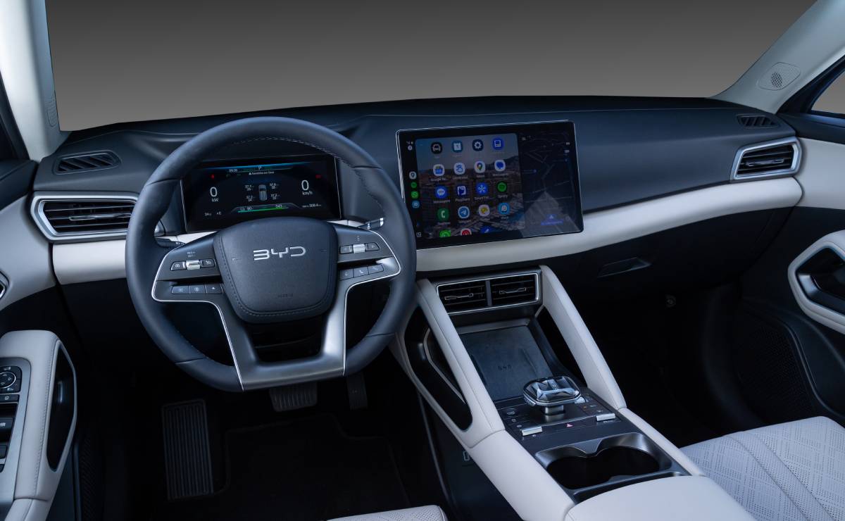 SUV BYD Yuan Pro interior 1