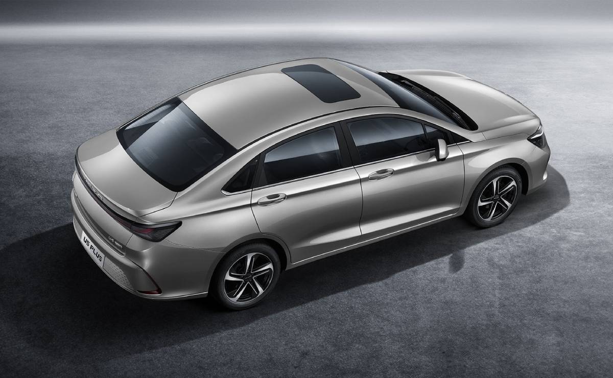 Sedan Baic U5 Plus trasera