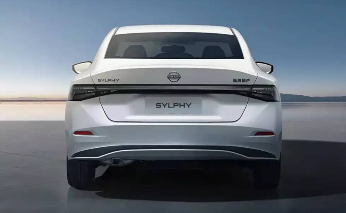 Sedan Nissan Sylphy 2026 cola