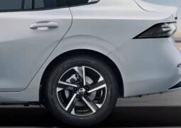 Sedan Nissan Sylphy 2026 perfil