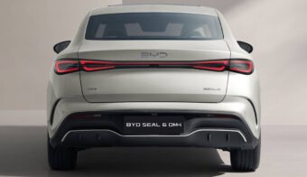 Sedan SEAL 6 DM I cola