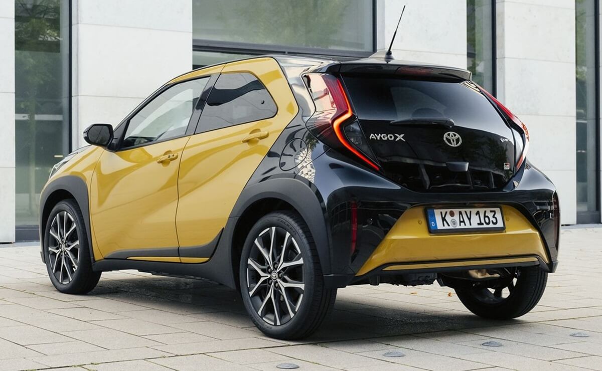 Toyota Aygo X Cross Hybrid perfil