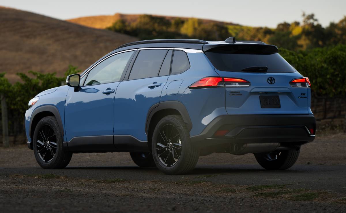 Toyota Corolla Cross 2026 trasera