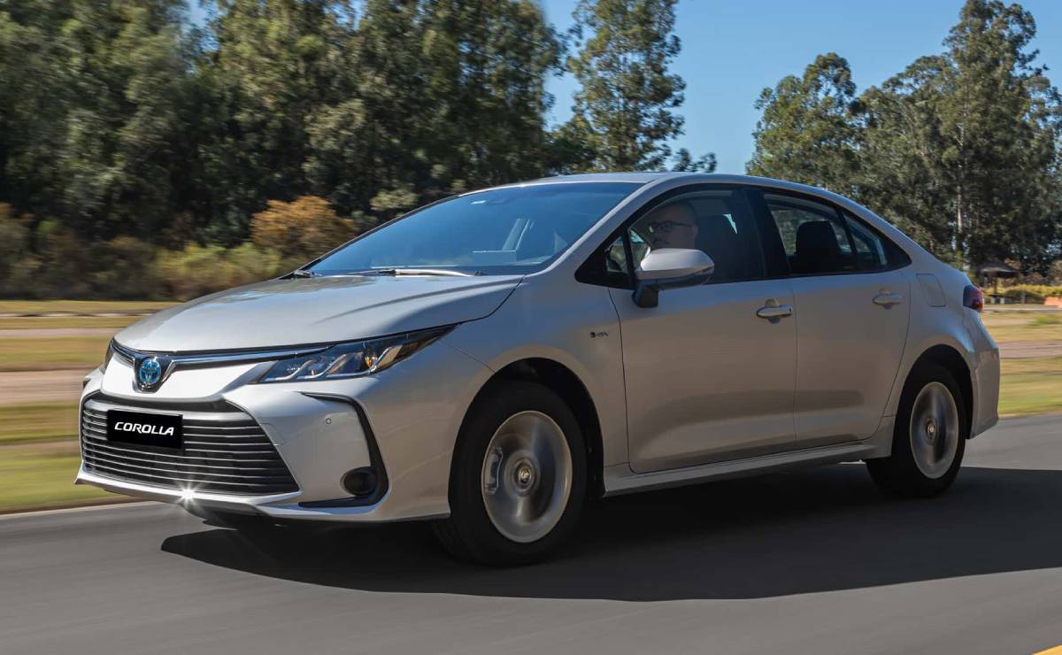 Toyota Corolla GLI Hybrid accion