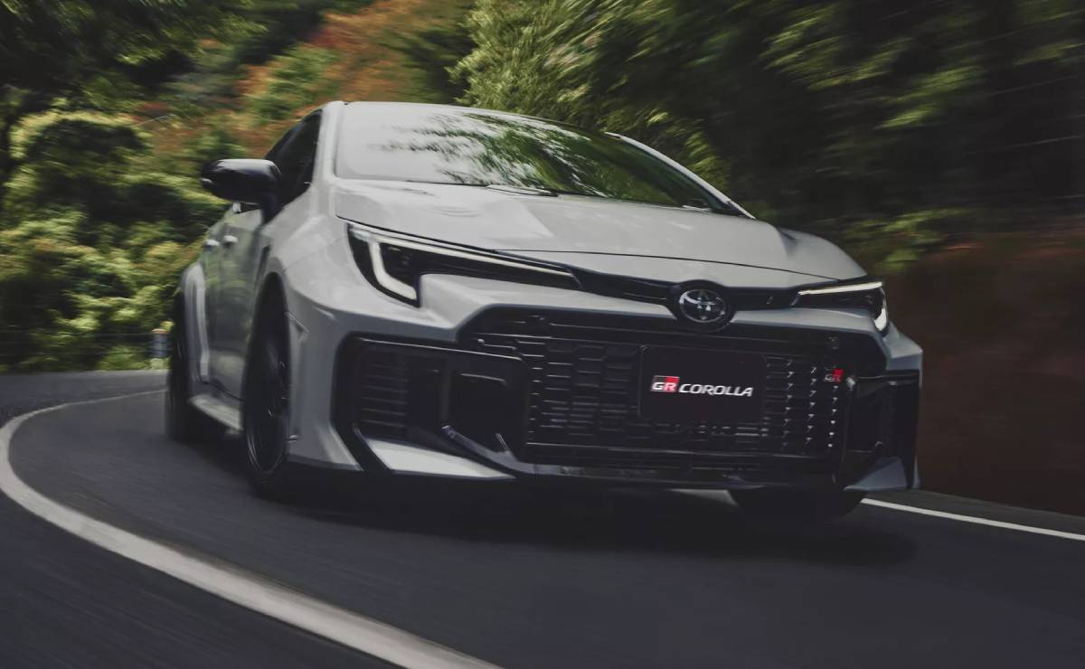 Toyota GR Corolla 2026 accion