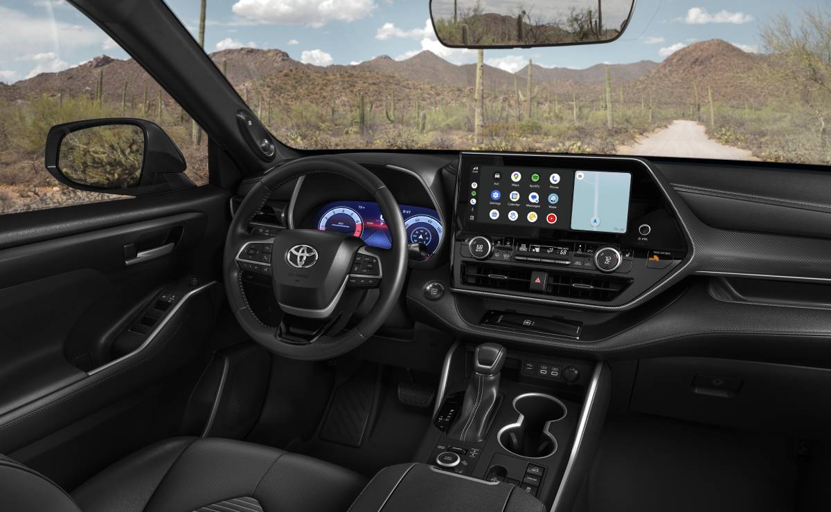 Toyota Highlander 2026 interior