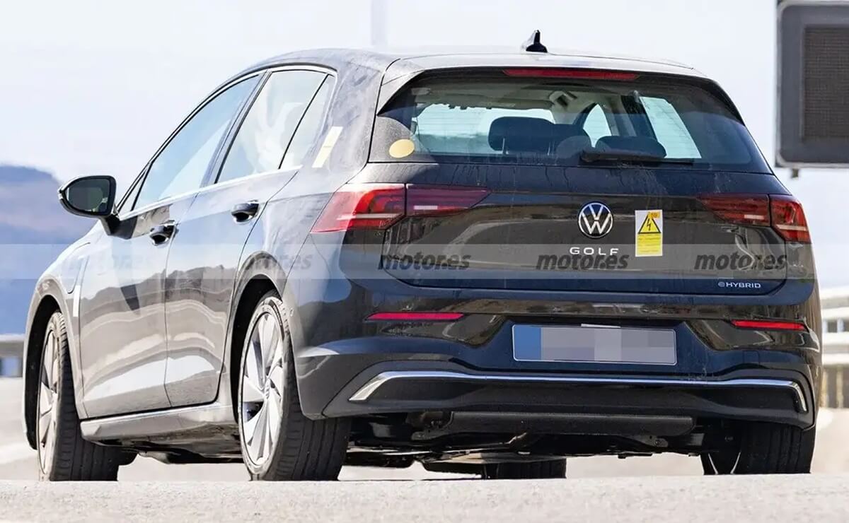 Volkswagen Golf hibrido HEV parte trasera