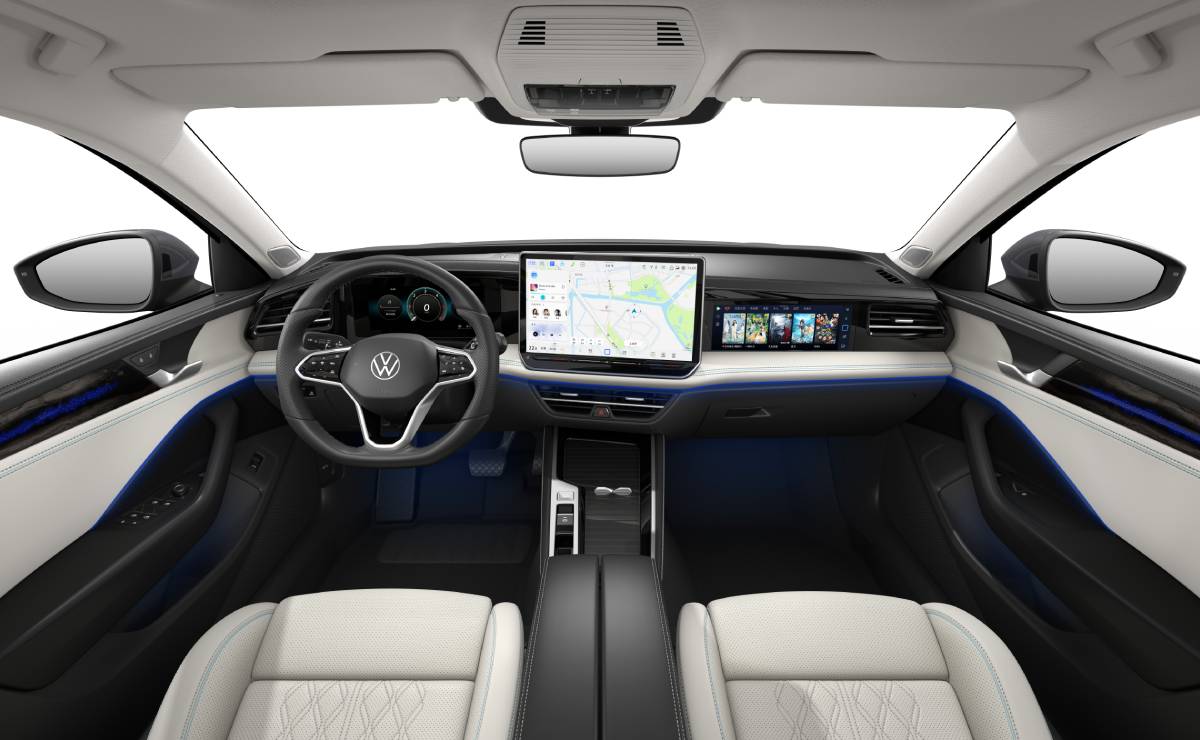 Volkswagen Magotan interior 2