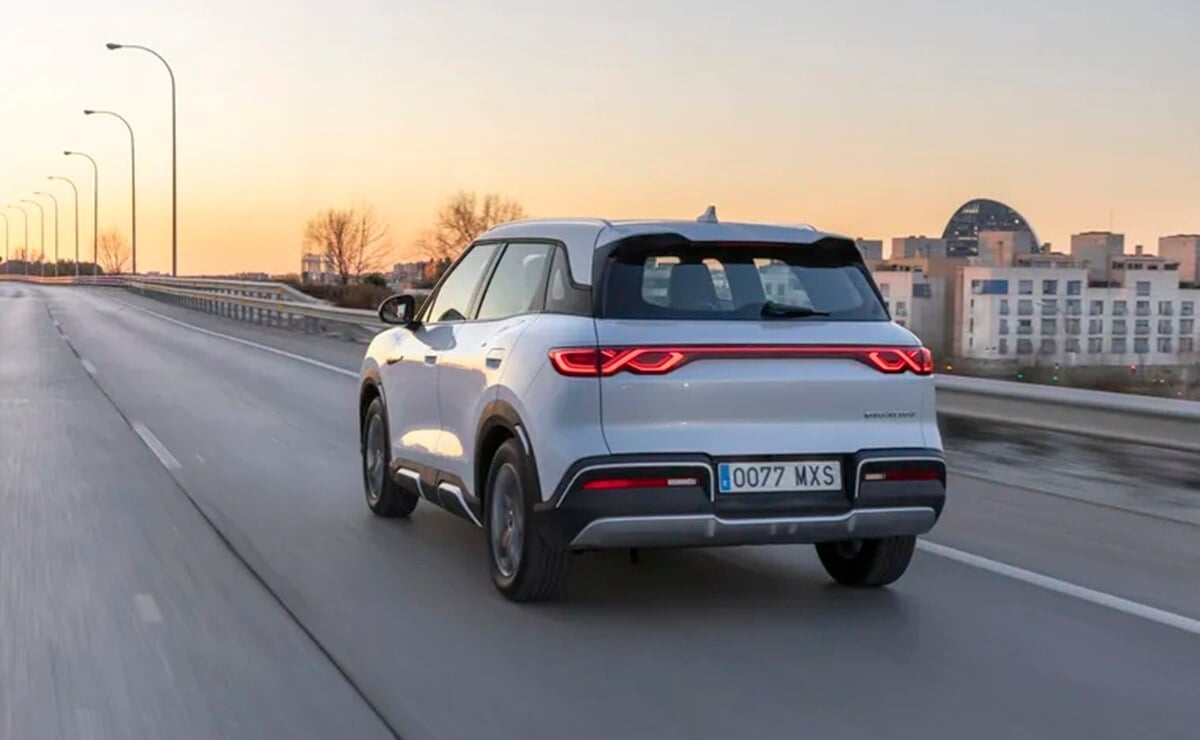 BYD ATTO 2 DM i parte trasera