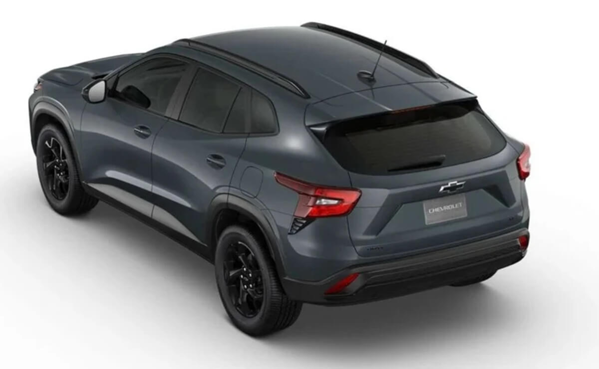 Chevrolet lanza una edición exclusiva del SUV que supera a Tracker: ¿qué tiene de especial? 4 Chevrolet Trax Midnight Edition 2026 perfil