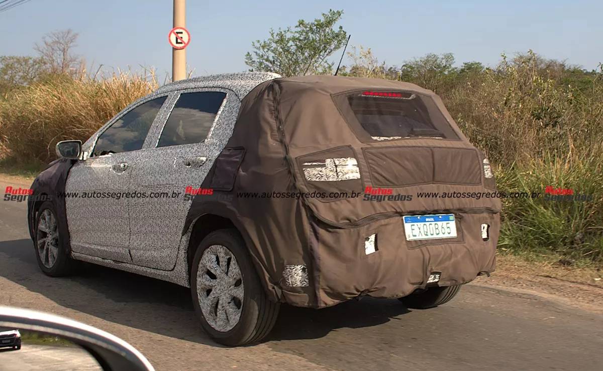 Chevrolet va por Volkswagen y Renault con un nuevo SUV inferior a Tracker: cuándo se lanza 4 Chevrolet proyecto Carbon trasera