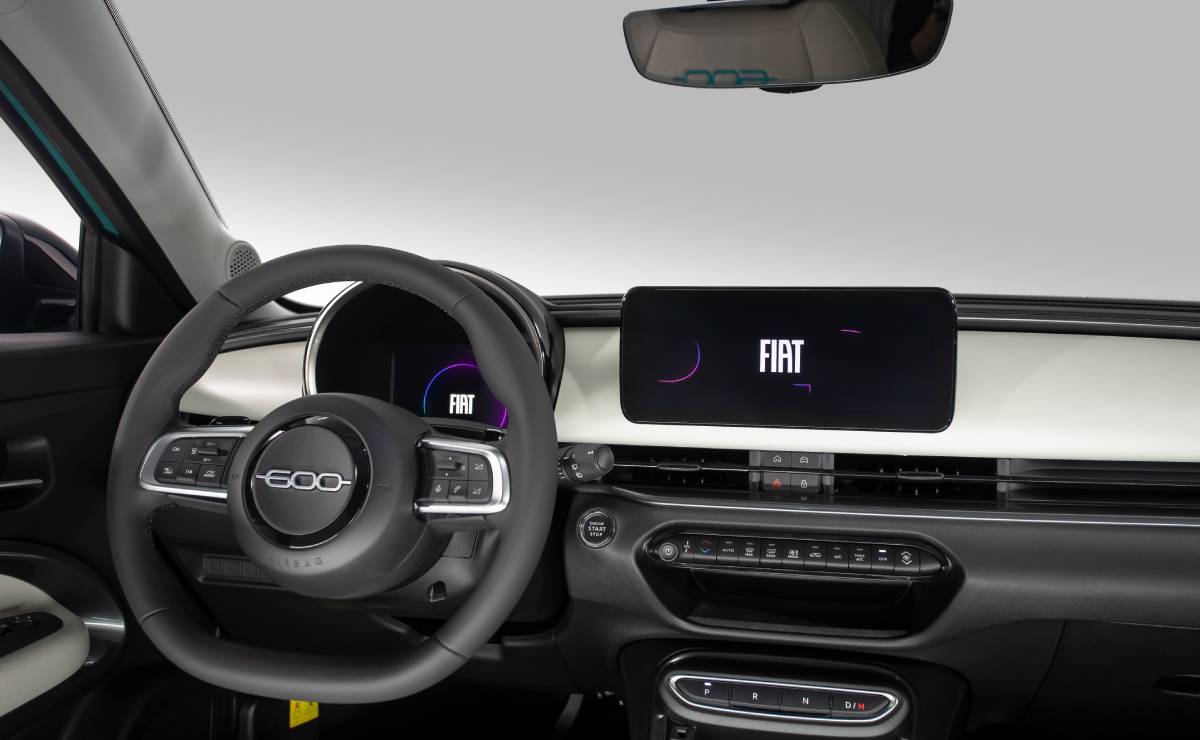 Fiat 600 interior 1