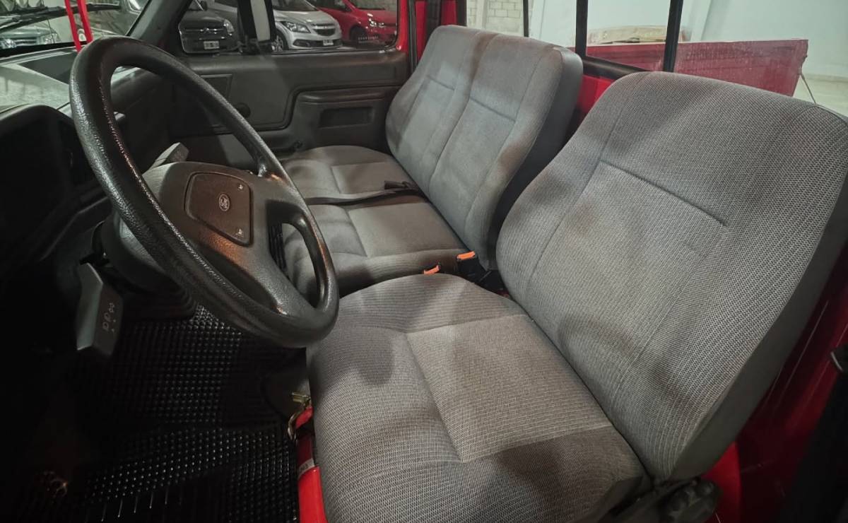Ford F100 1997 asientos