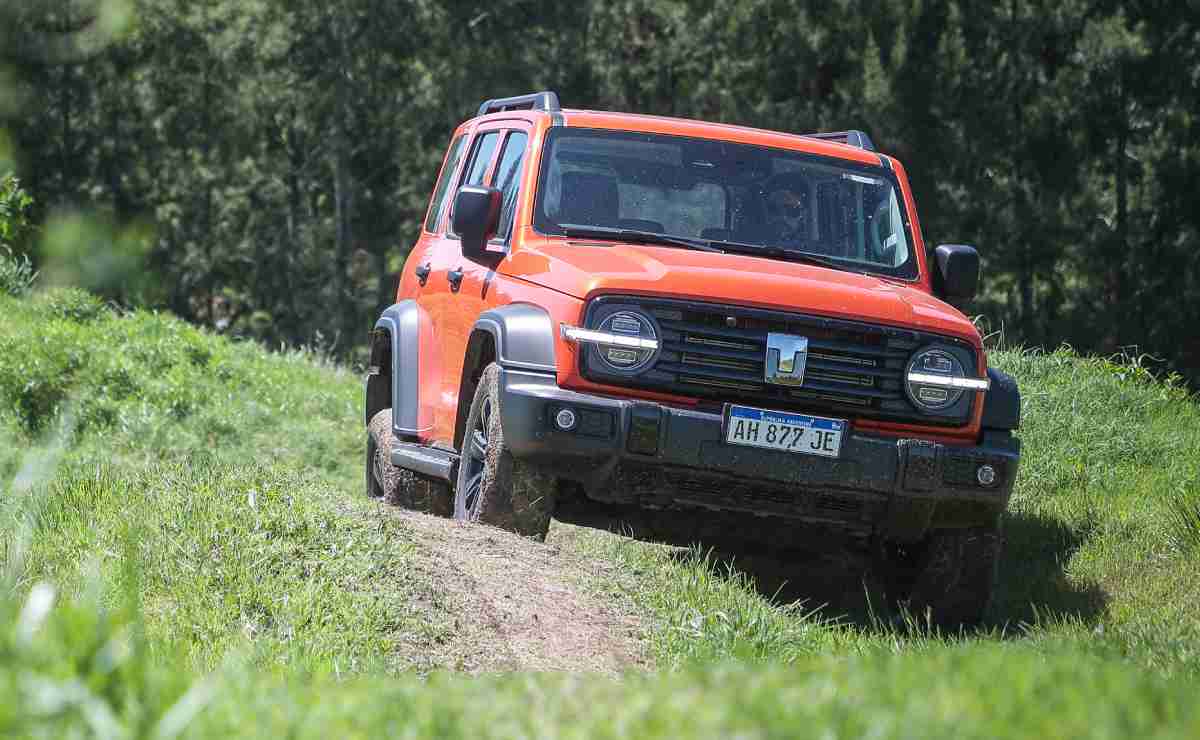 GWM Tank 300 Test Drive 2 GWM Tank 300 (2) SUV