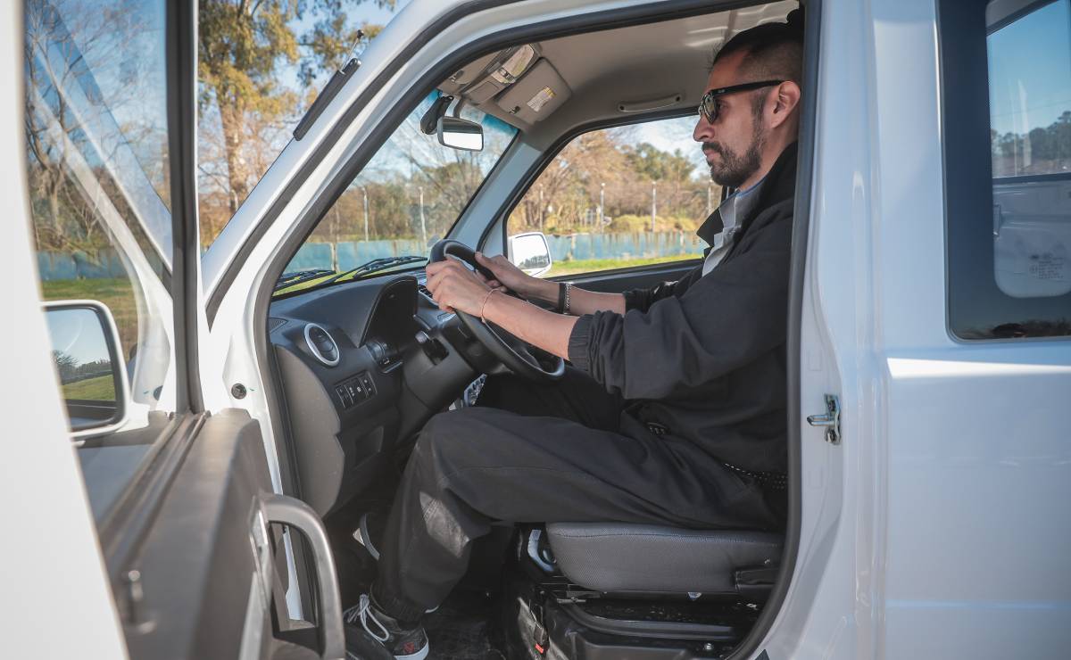Guia de compra mini trucks DFSK K01 H posicion de manejo