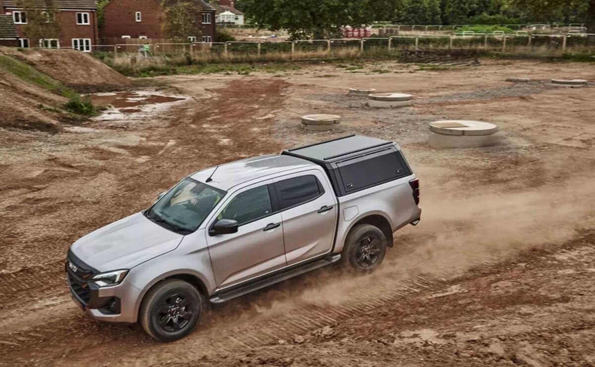 Isuzu ya ofrece una versión exclusiva de la pick up que va por Toyota Hilux y Nissan Frontier 4 Isuzu D Max V Cross perfil