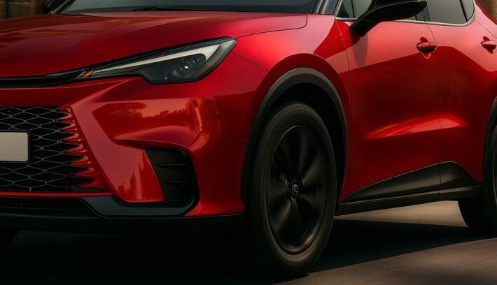 Lexus lanzó un SUV que se inspira en el Yaris Cross, pero es superior: ¿cuánto cuesta? 1 LBX Vibrant Edition, el nuevo SUV de Lexus basado en Toyota Yaris Cross