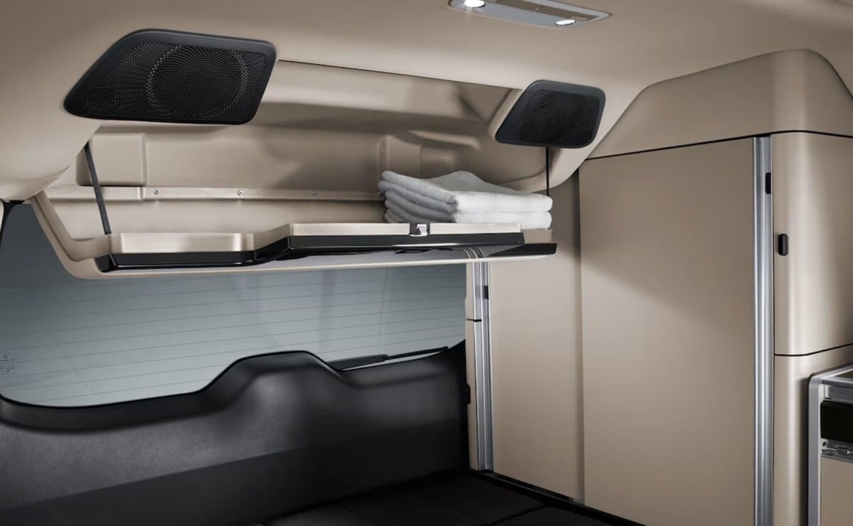 Esta camper lujosa y única en su clase baja de precio para ser la ideal: ¿cuánto cuesta? 4 Mercedes Clase V interior
