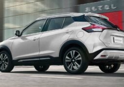 Nissan Kicks Play accion trasera