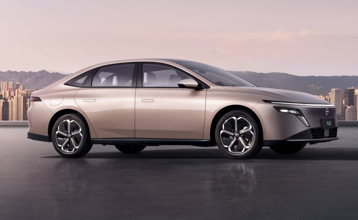 Nissan N6 frente