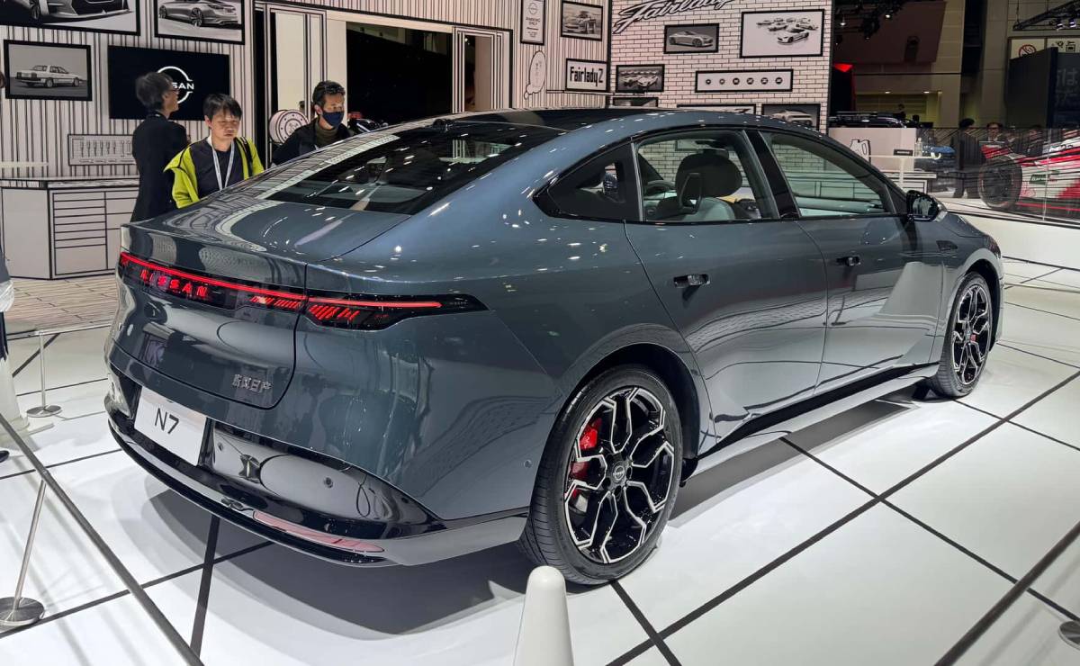 Este sedán de Nissan podría llegar a la región con un precio inferior al Versa 1 Nissan N7 trasera 1