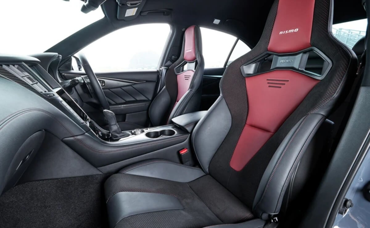 Nissan Skyline por dentro