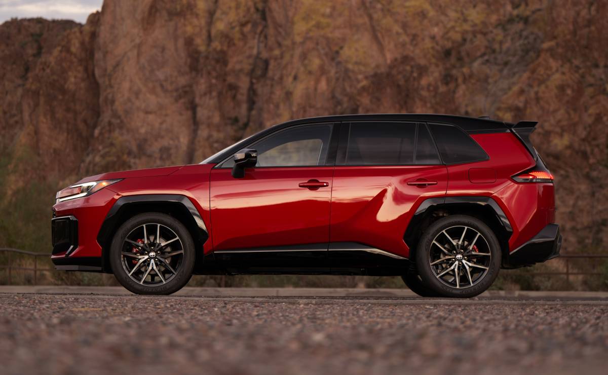 Nueva Toyota RAV 4 GR Sport perfil