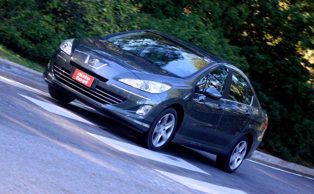 Peugeot 408 viejo